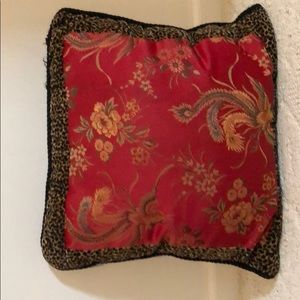 Decorative pillow